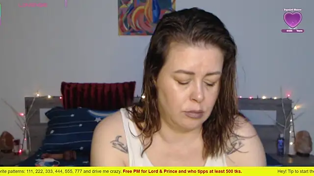 1Felicity1 online show from 4, 11, 2025