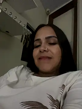 ayshabeatriz online show from 8, 10, 2025