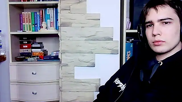  Chris Next Door  online show from 6, 10, 2025