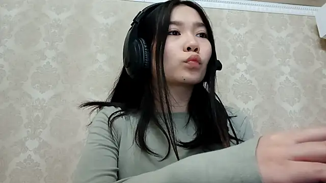 Snapshot of YukiShaapan chatting on 16, 10, 2025 YukiShaapan online show from 16, 10, 2025