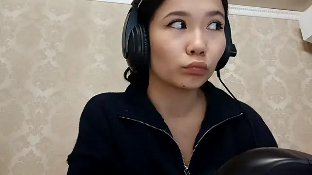 Snapshot of YukiShaapan chatting on 30, 10, 2025 YukiShaapan online show from 30, 10, 2025