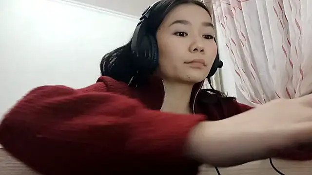 Snapshot of YukiShaapan chatting on 7, 11, 2025 YukiShaapan online show from 7, 11, 2025