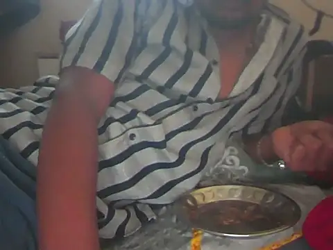 Snapshot of Hhhggghrrr3219 chatting on 2, 11, 2025 Hhhggghrrr3219 online show from 2, 11, 2025