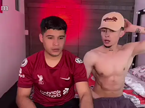 Snapshot of strongManLatino chatting on 5, 3, 2026 strongManLatino online show from 5, 3, 2026