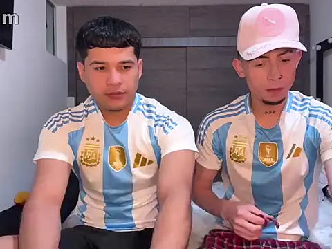 Snapshot of strongManLatino chatting on 17, 3, 2026 strongManLatino online show from 17, 3, 2026