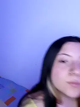 Snapshot of Honey_Alix chatting on 4, 10, 2025 Honey Alix online show from 4, 10, 2025