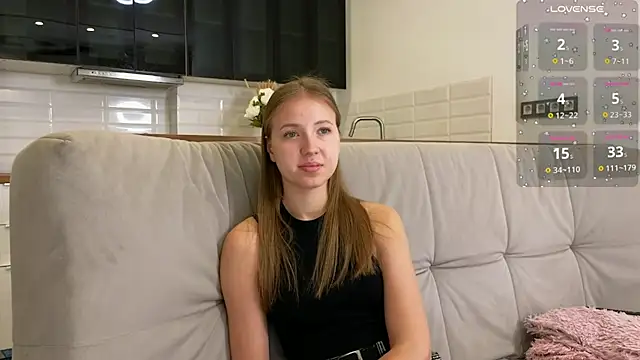 NicoleCollar online show from 8, 10, 2025