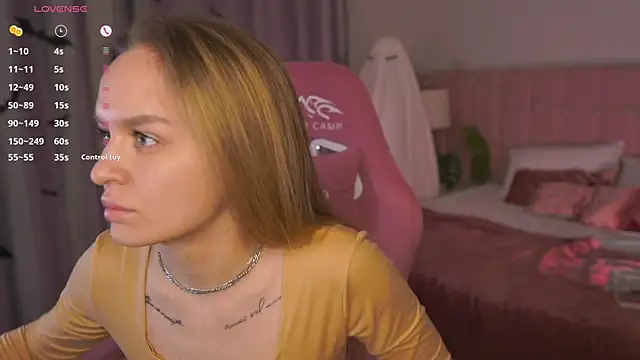 Snapshot of KathyRossi chatting on 19, 10, 2025 KathyRossi online show from 19, 10, 2025