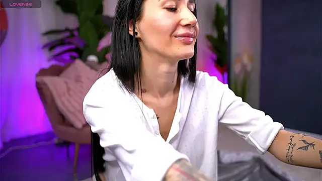 SerenaVelour online show from 21, 10, 2025