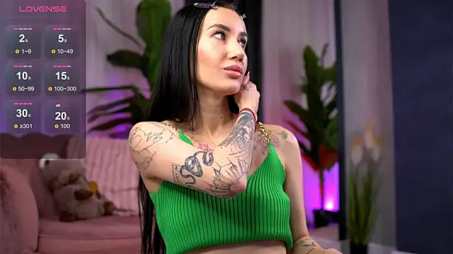 SerenaVelour online show from 3, 11, 2025