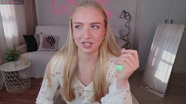 Snapshot of TessaGrays chatting on 15, 3, 2026 TessaGrays online show from 15, 3, 2026