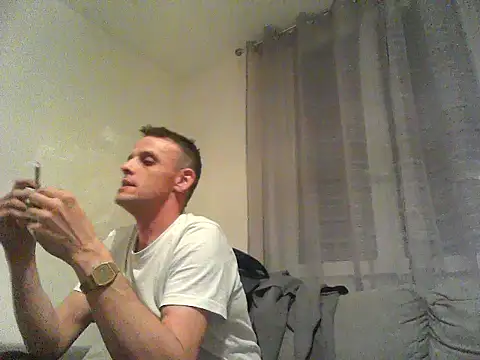 Snapshot of shorty-phat chatting on 13, 11, 2025 shorty-phat online show from 13, 11, 2025