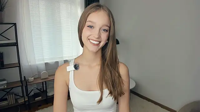 SerrenaAa online show from 9, 10, 2025