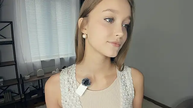 SerrenaAa online show from 15, 10, 2025