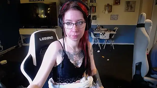 TattooedGirls online show from 13, 10, 2025