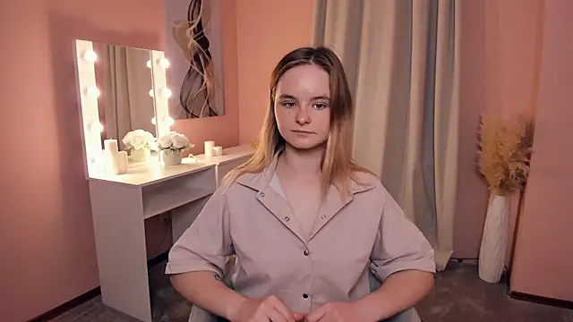 ChloeWestrum online show from 2, 10, 2025