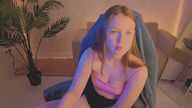 SirenaBlessing online show from 4, 12, 2025