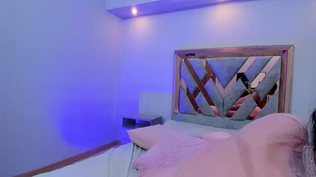 Annie roselle online show from 9, 10, 2025