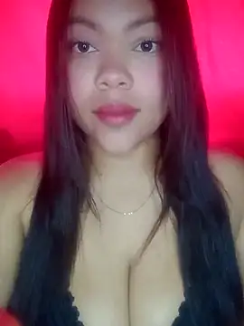 Snapshot of loren_g08 chatting on 5, 11, 2025 loren g08 online show from 5, 11, 2025