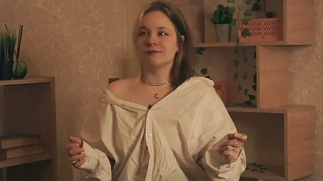 Snapshot of EviaVanveen chatting on 11, 10, 2025 EviaVanveen online show from 11, 10, 2025