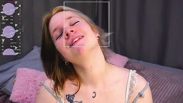 Snapshot of EviaVanveen chatting on 5, 11, 2025 EviaVanveen online show from 5, 11, 2025