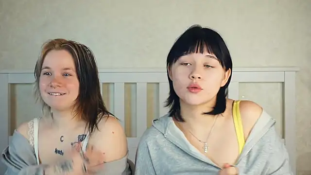 Snapshot of EviaVanveen chatting on 14, 11, 2025 EviaVanveen online show from 14, 11, 2025