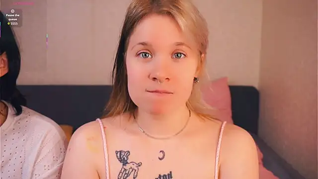 Snapshot of EviaVanveen chatting on 24, 11, 2025 EviaVanveen online show from 24, 11, 2025