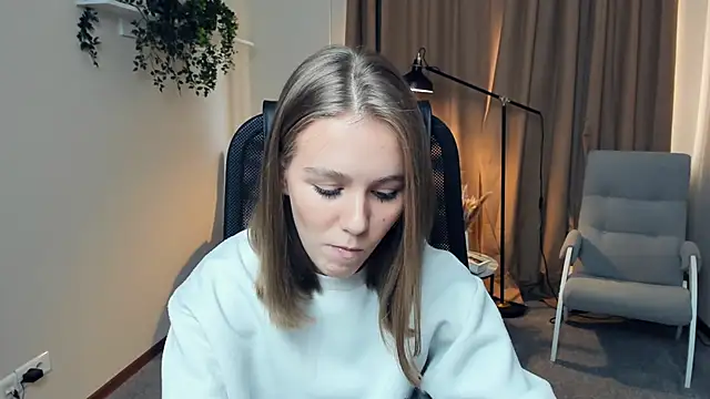 Snapshot of TienKnous chatting on 5, 10, 2025 TienKnous online show from 5, 10, 2025