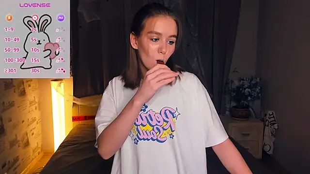 Snapshot of TienKnous chatting on 10, 11, 2025 TienKnous online show from 10, 11, 2025