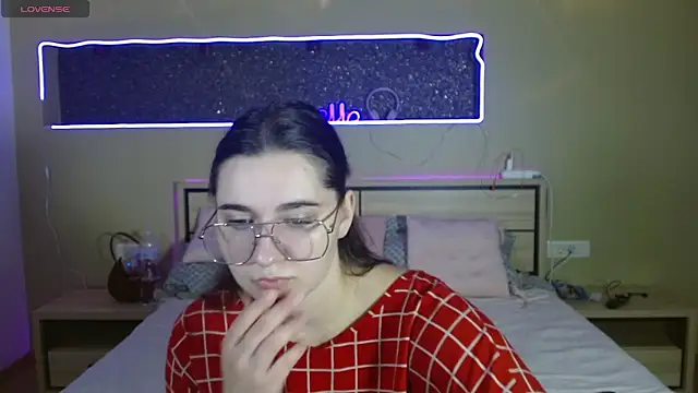 Snapshot of cutieblush chatting on 8, 10, 2025 cutieblush online show from 8, 10, 2025