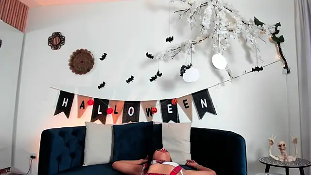 cloe taylor   online show from 15, 10, 2025