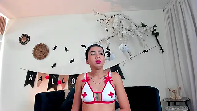 cloe taylor   online show from 28, 10, 2025