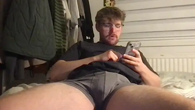 Snapshot of Angus80085 chatting on 22, 10, 2025 Angus80085 online show from 22, 10, 2025