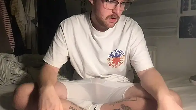 Snapshot of Angus80085 chatting on 9, 11, 2025 Angus80085 online show from 9, 11, 2025