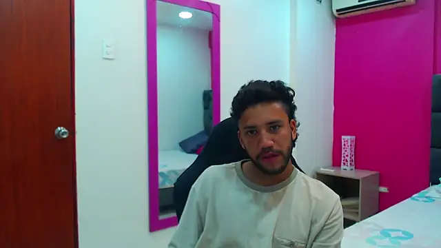 Juan FelipeX01 online show from 6, 10, 2025