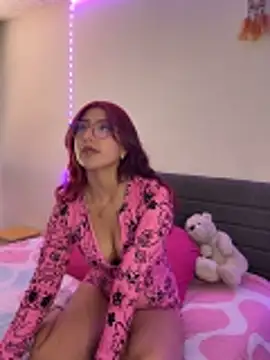 Snapshot of saramooon chatting on 1, 12, 2025 saramooon online show from 1, 12, 2025