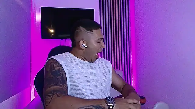 Snapshot of venedic_bull chatting on 7, 3, 2026 venedic bull online show from 7, 3, 2026