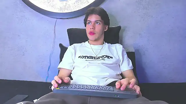 Lucian grey online show from 4, 11, 2025