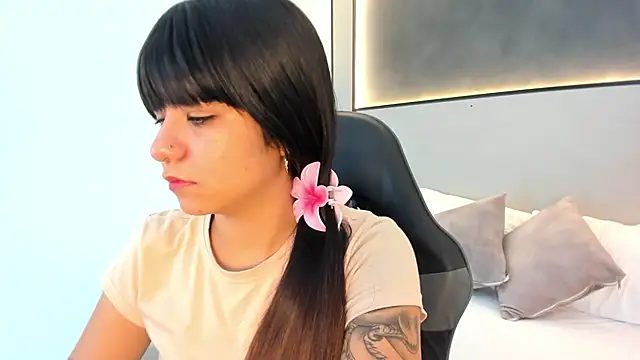 fiorella18  online show from 27, 11, 2025