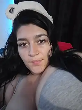 Snapshot of alejitasweet chatting on 27, 10, 2025 alejitasweet online show from 27, 10, 2025