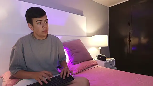 Snapshot of Dylan_Katte chatting on 8, 2, 2026 Dylan Katte online show from 8, 2, 2026