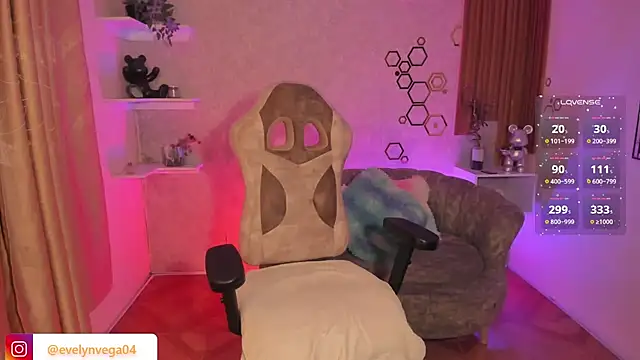 Snapshot of EvelynVega0 chatting on 15, 11, 2025 EvelynVega0 online show from 15, 11, 2025