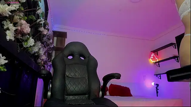 Snapshot of Kora_Red69 chatting on 14, 11, 2025 Kora Red69 online show from 14, 11, 2025