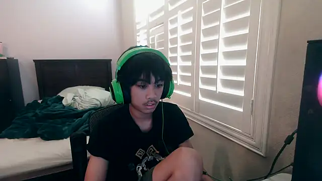 youngasianboy2007 online show from 24, 10, 2025