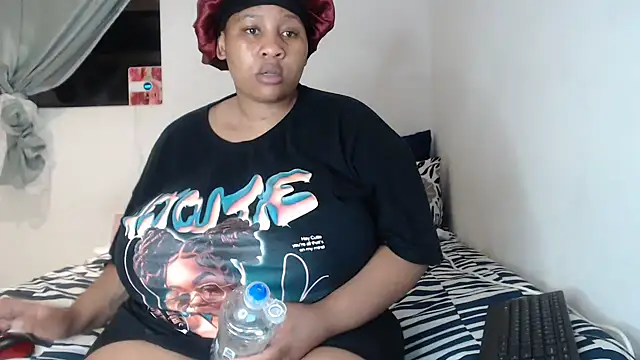 PIXIEBITCHXXX26 online show from 14, 10, 2025