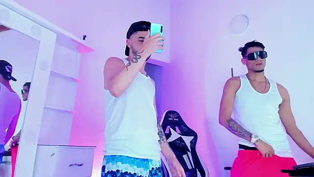 Snapshot of daddys_insanee chatting on 22, 10, 2025 daddys insanee online show from 22, 10, 2025