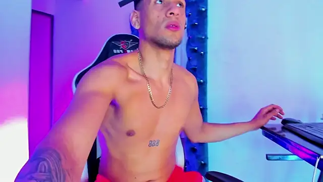 Snapshot of daddys_insanee chatting on 15, 11, 2025 daddys insanee online show from 15, 11, 2025