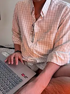 Snapshot of LiamMyst chatting on 4, 11, 2025 LiamMyst online show from 4, 11, 2025