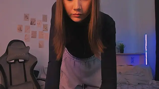 adelle046 online show from 3, 10, 2025