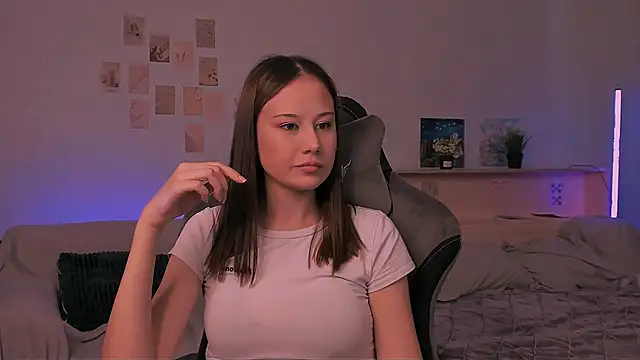 adelle046 online show from 6, 10, 2025